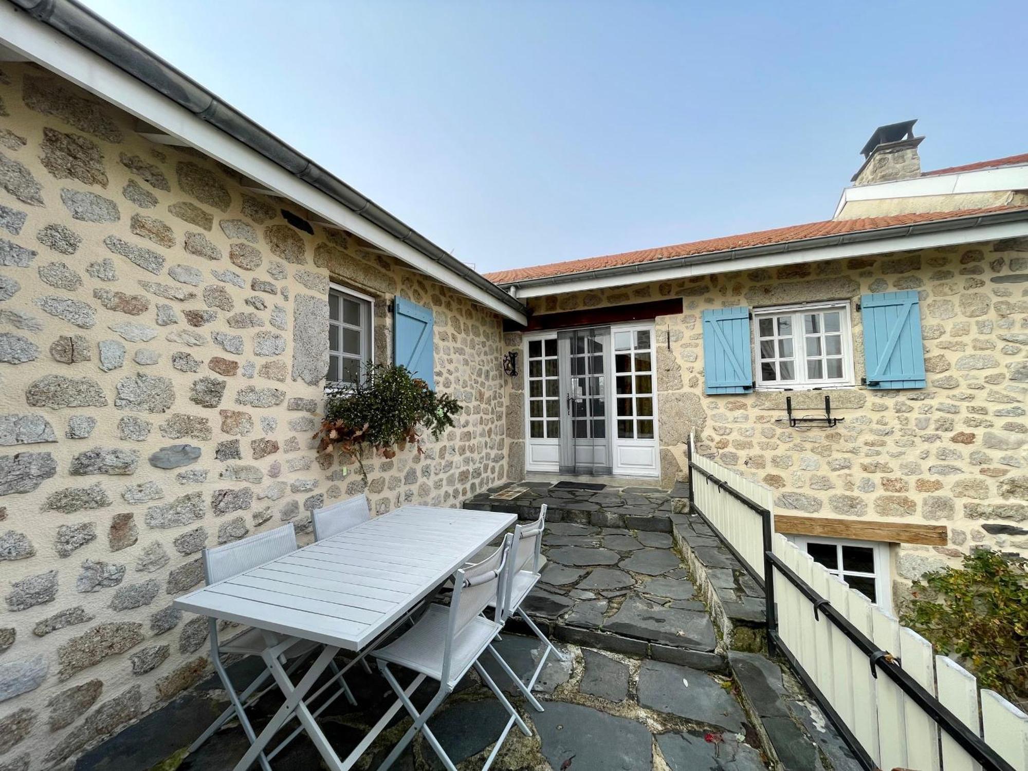Gite Familial Avec Terrasse Proche Chateaux, Lac, Et Parcours Aventure - Fr-1-582-174 Saint-Maurice-de-Lignon Luaran gambar